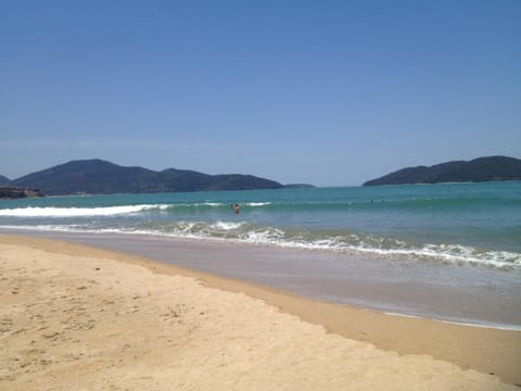 Casa Próxima à Praia Da Cocanha House in Caraguatatuba