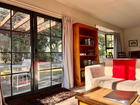 Living room, Garden view