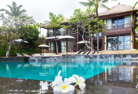 Property building, Swimming pool