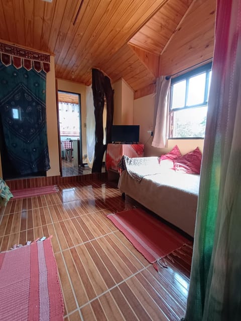 Game Room, Living room, towels