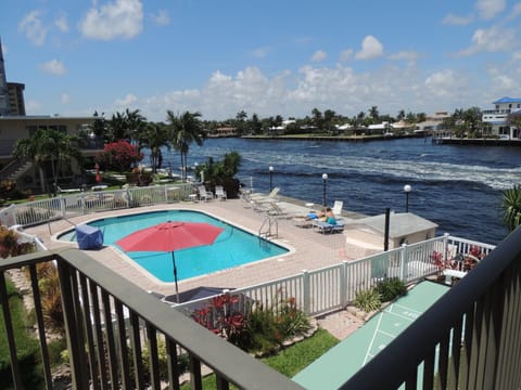 River view, Swimming pool