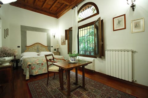 Bedroom, Inner courtyard view