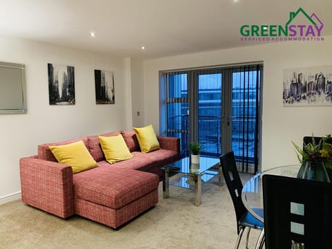 "Clarence Court Newcastle" by Greenstay Serviced Accommodation - Stunning 1 Bed Apt In City Centre With Parking & Balcony-Sleeps 4 - Perfect For Contractors, Business Travellers, Couples & Families - Fast Wi-Fi - Long Stays Welcome Apartment in Gateshead