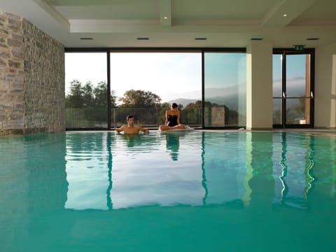 People, Hot Tub, Spa and wellness centre/facilities, Area and facilities, Swimming pool