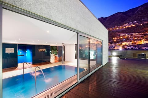 Balcony/Terrace, City view, Pool view, Swimming pool