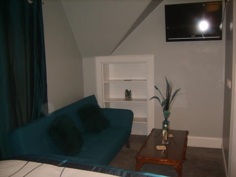 TV and multimedia, Seating area