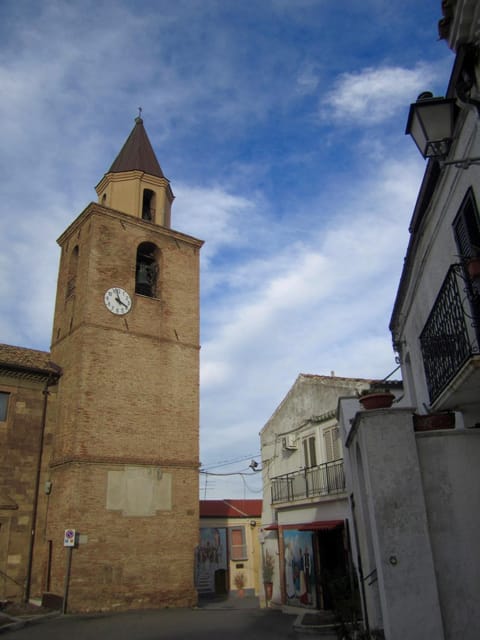 Nearby landmark, Neighbourhood, Landmark view