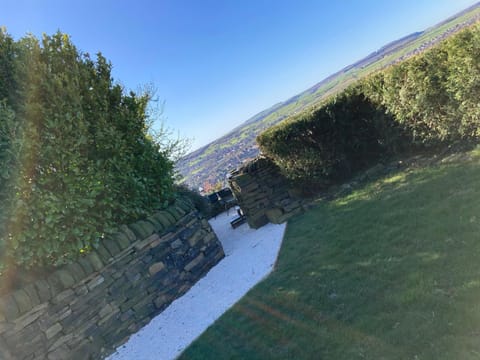 The Coach House & The Stables Holiday Homes Windy Bank Hall Green Moor Yorkshire Peak District Haus in Borough of Barnsley