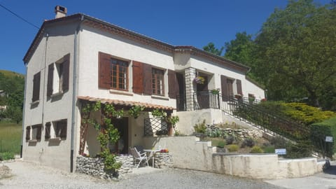 Property building, Facade/entrance, Garden view