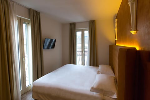 Hotel Al Campanile - Luxury Suites & Apartments Hotel in Baveno