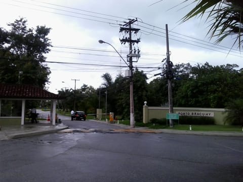 Neighbourhood, Street view