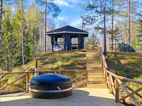 Patio, Spring, Natural landscape, Hot Tub, Area and facilities