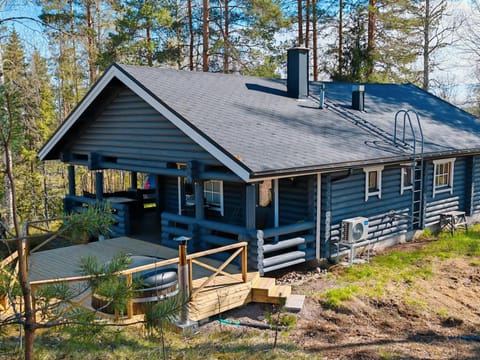 Property building, Patio, Spring, Day, Hot Tub