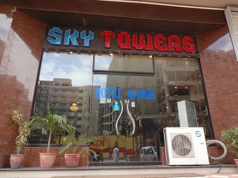 Hotel Sky Towers Hotel in Karachi