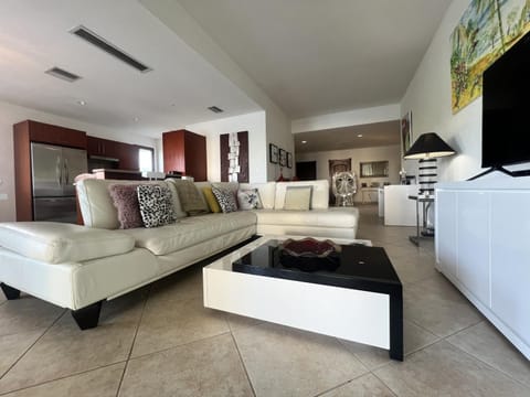 Luxury Marina & Sea View Condo at Porto Cupecoy St Maarten Apartment in Sint Maarten