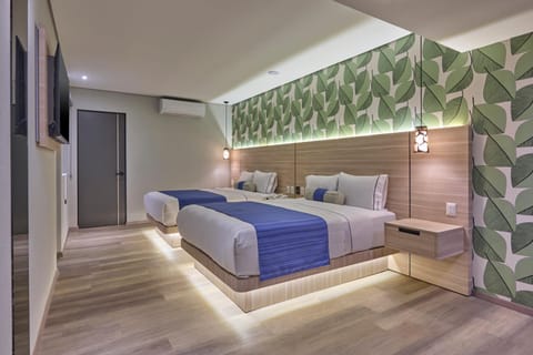 Bed, TV and multimedia, Photo of the whole room, Decorative detail, Bedroom, air conditioner