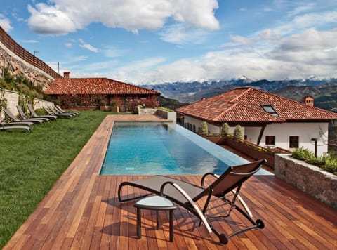 Mountain view, Swimming pool