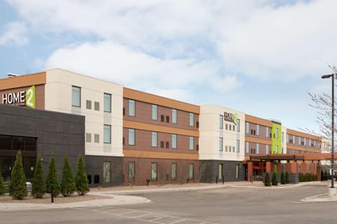 Home2 Suites by Hilton Milwaukee Airport Hotel in Milwaukee