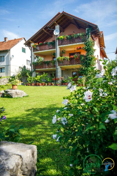 Guest House Nena Rastoke Bed and Breakfast in Lika-Senj County