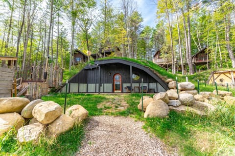 Trekker, Treehouses cabins and lodge rooms Motel in Queensbury