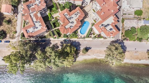 Meliti Waterfront Suites Appartement-Hotel in Karavomylos
