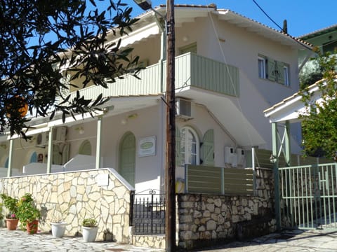 Green View Apartments Condo in Agios Nikitas