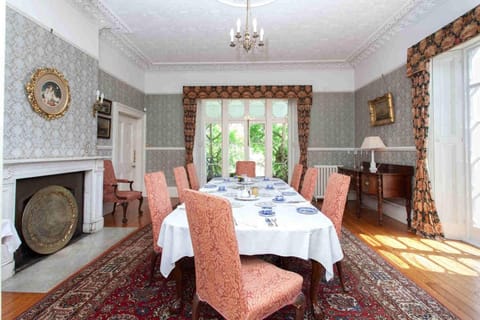 Hollybank House Bed and Breakfast in Chichester District