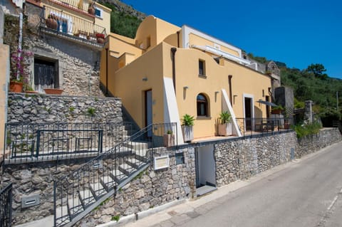 Facade/entrance, Bird's eye view, Balcony/Terrace, Sea view, Street view