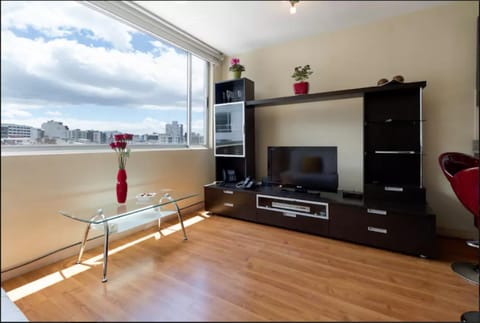 TV and multimedia, Living room, City view