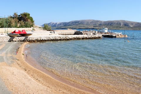 Family friendly seaside apartments Kustici, Pag - 6376 Wohnung in Novalja
