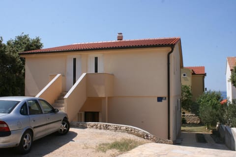 Apartments by the sea Mandre, Pag - 6516 Condo in Novalja
