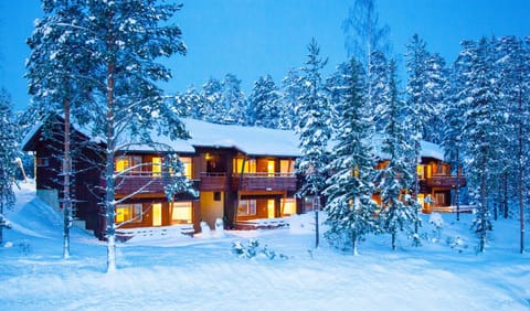 Facade/entrance, View (from property/room)