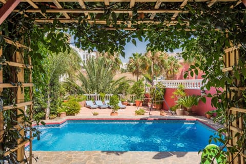 Majestic Villa by the Beach Heated Private Pool & Jacuzzi Moradia in Benalmadena