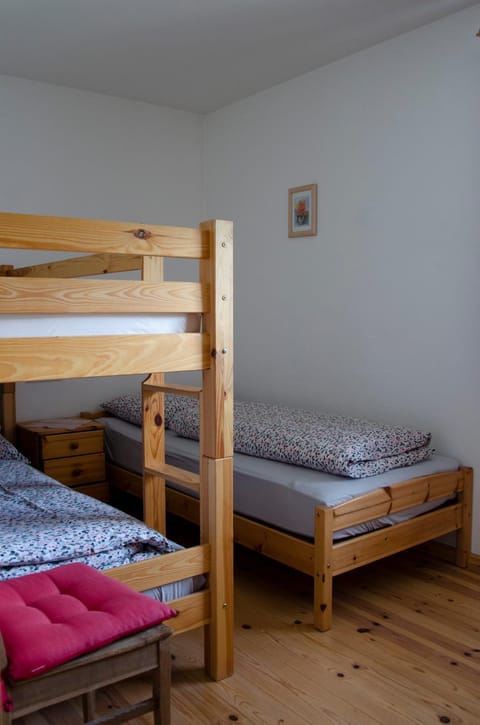 Bed, bunk bed