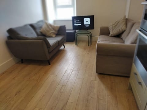 TV and multimedia, Seating area