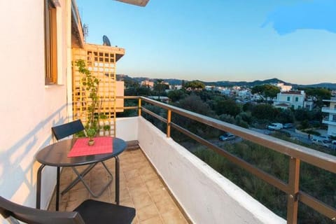 Balcony/Terrace, Mountain view, Street view