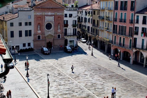 City view, Street view