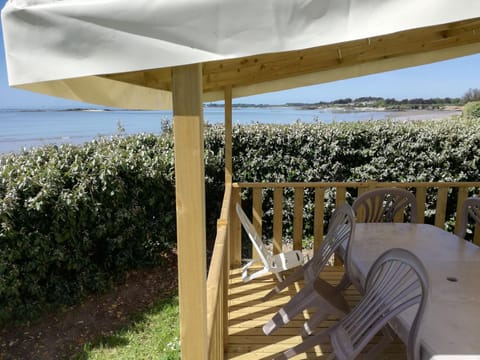 Spring, Day, BBQ facilities, Balcony/Terrace, Dining area, Beach, On site