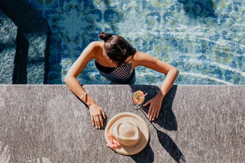 Balcony/Terrace, Pool view, Drinks, Alcoholic drinks, Non alcoholic drinks