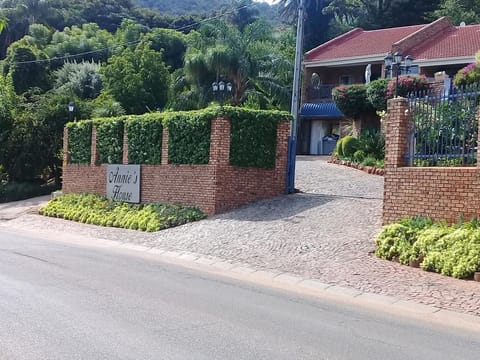 Annie's Boutique Guesthouse and Garden Spa Bed and Breakfast in Gauteng