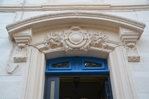 Facade/entrance