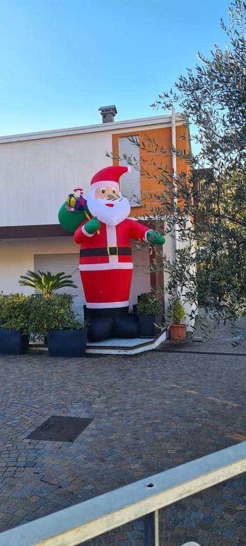 Property building, Day, Evening entertainment