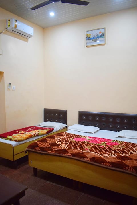 Hotel Golden Hotel in Uttarakhand