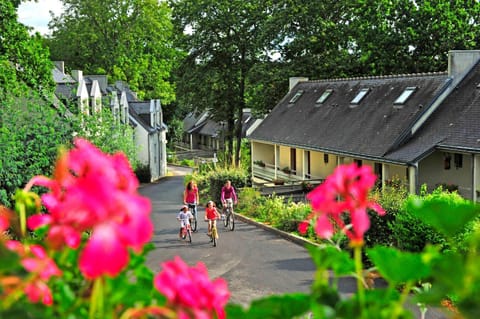 Cycling, Family