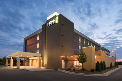 Home2 Suites by Hilton Milwaukee Brookfield Hotel in Brookfield