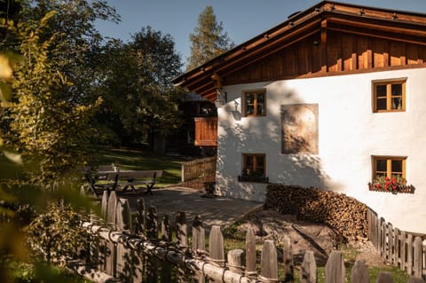 Property building, Garden, Balcony/Terrace