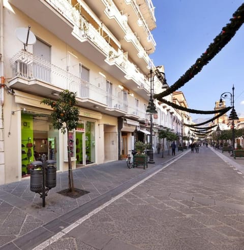 Facade/entrance, Neighbourhood, Street view