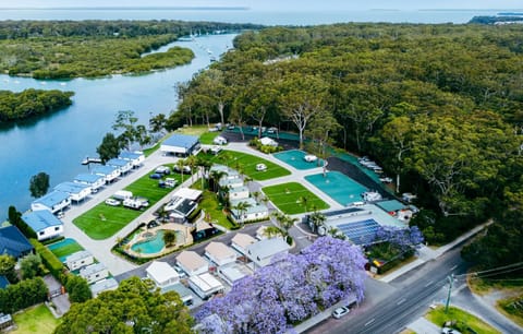 Jervis Bay Holiday Park Camp ground / 
RV Resort in Woollamia
