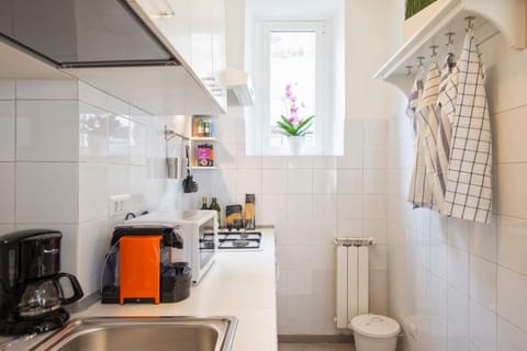 Coffee/tea facilities, Kitchen or kitchenette, Food, Meals, Lunch, Dinner