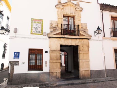 Facade/entrance, Balcony/Terrace